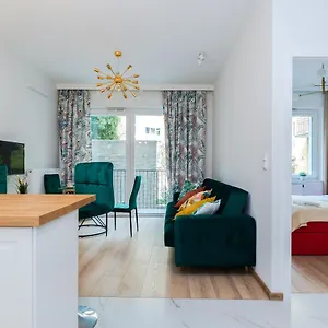 Shortstaypoland Konopacka , Warsaw Poland